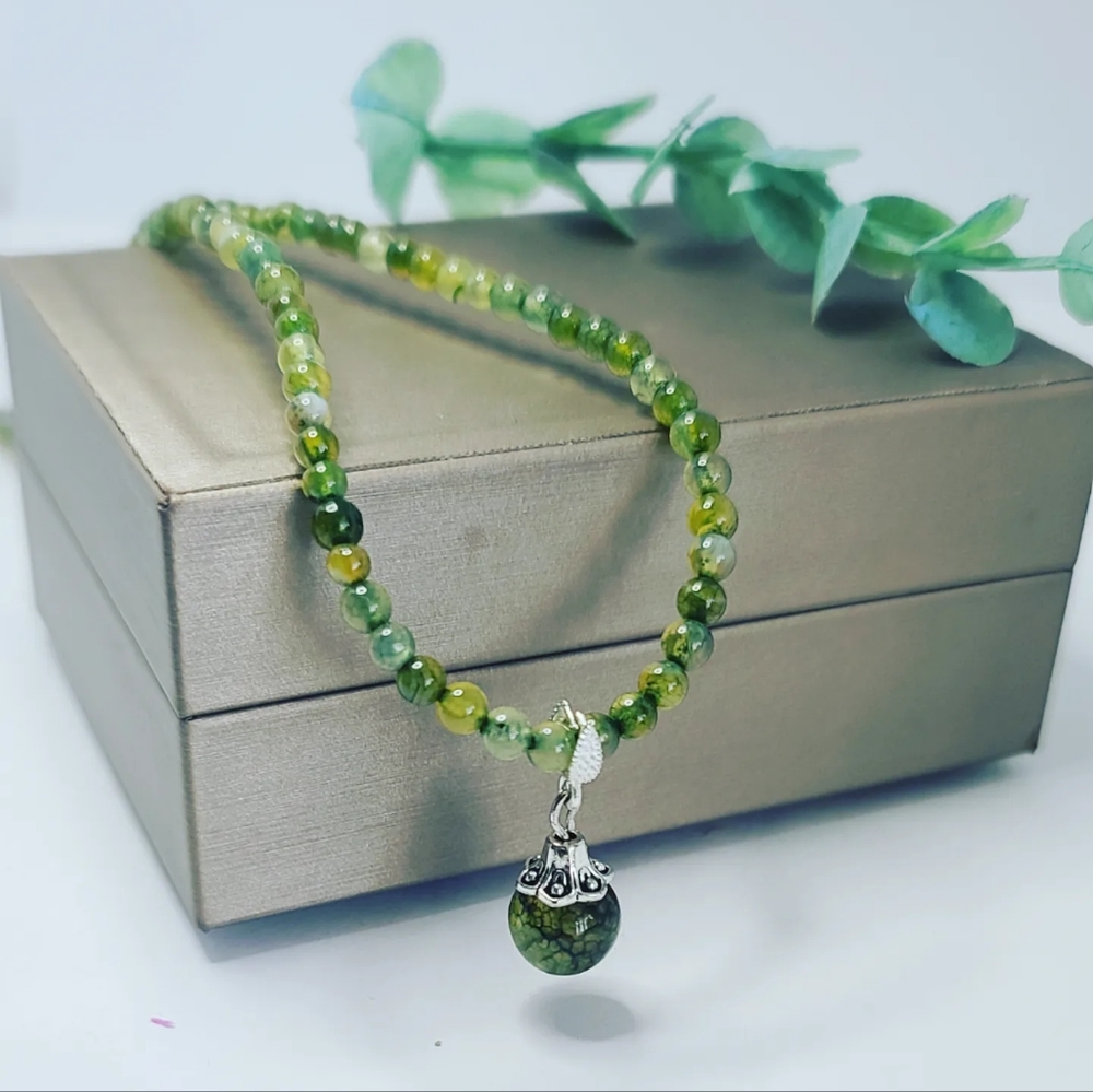 Green agate necklace